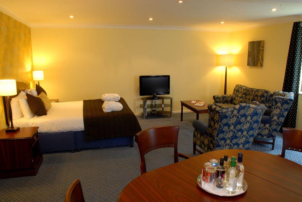 Oxford Witney Hotel Εξωτερικό φωτογραφία