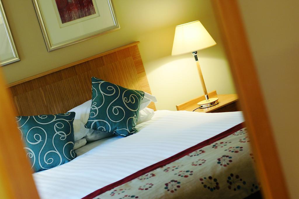 Oxford Witney Hotel Εξωτερικό φωτογραφία