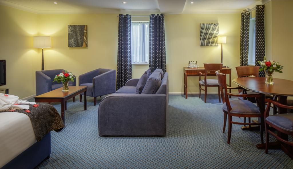 Oxford Witney Hotel Εξωτερικό φωτογραφία